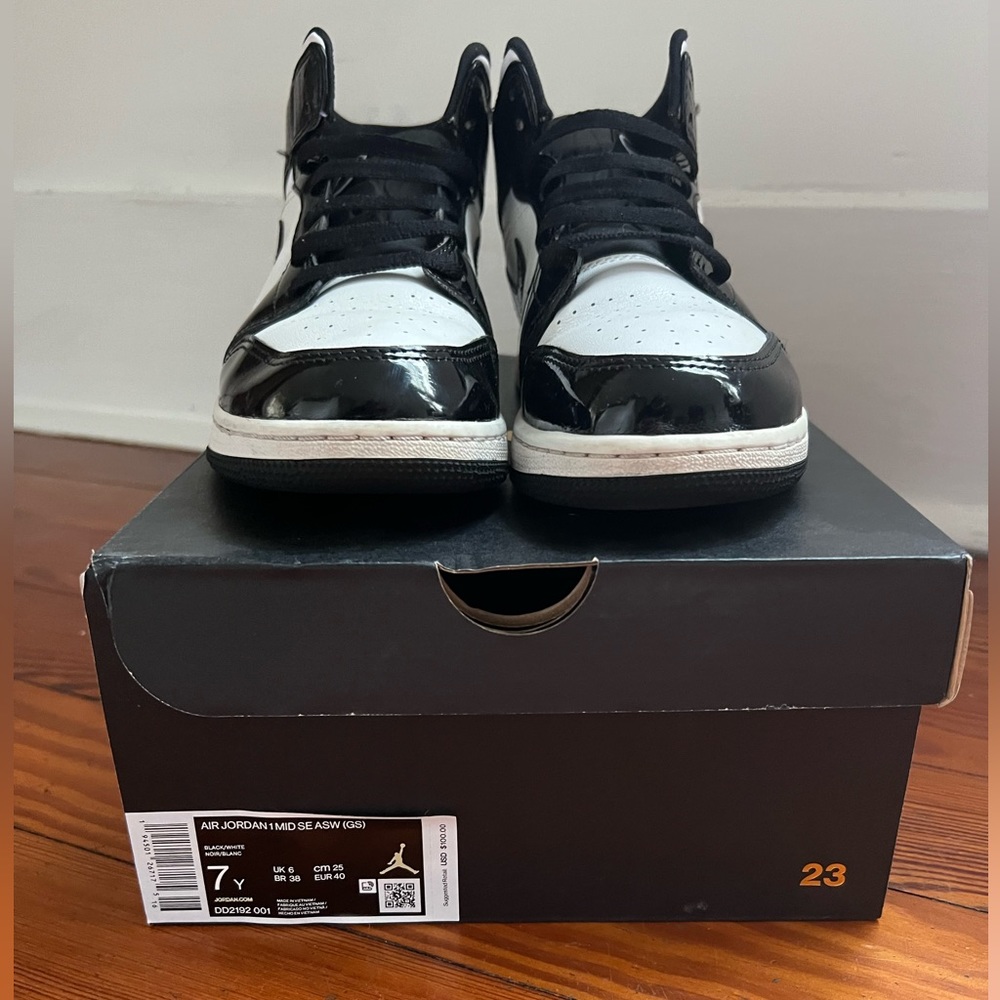Air Jordan 1 Mid SE All-Star Carbon Fiber